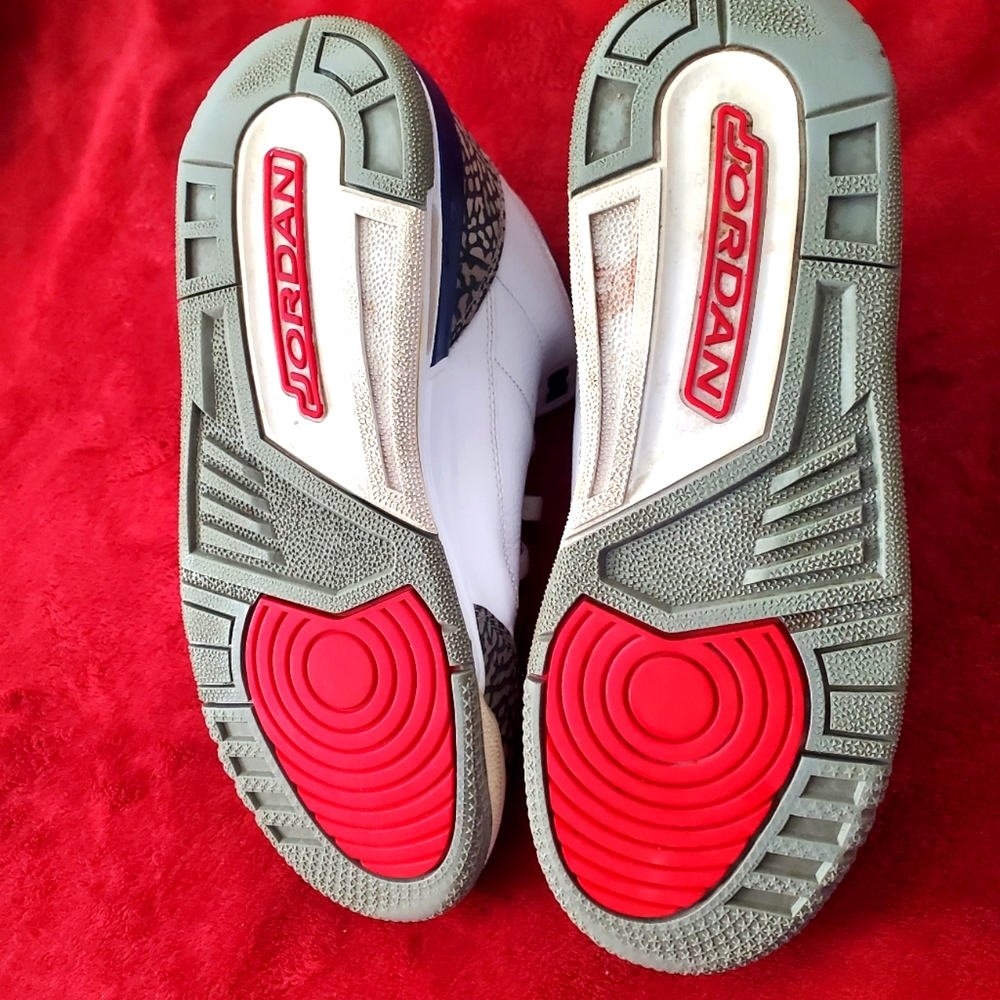 ๐EUC On Sale Til 9/23 Jordan Nike Air Retro 3 White Big Kids S-7Y - Picture 8 of 12